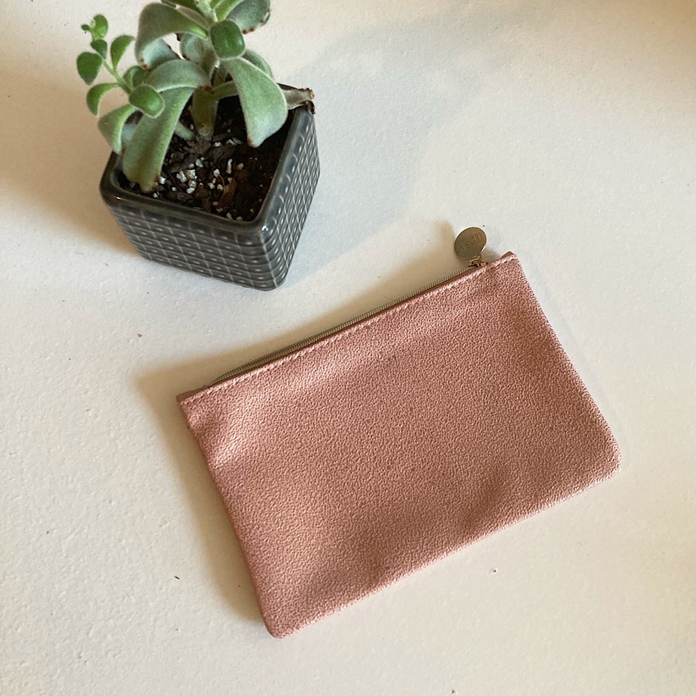 FREE w/purchase: Ipsy rose gold makeup bag